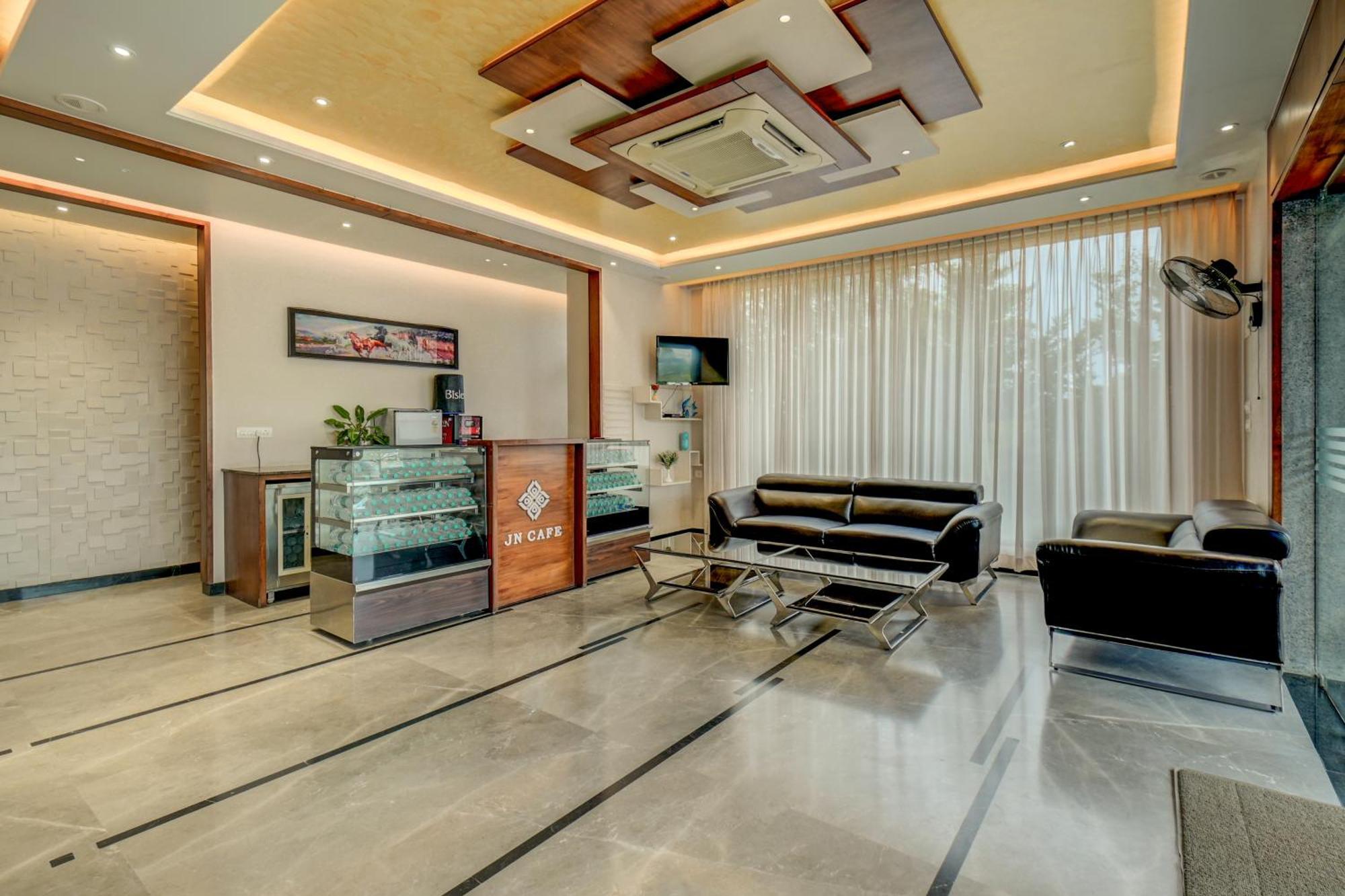Hotel J N Stay Mysore - 12 Minutes To Mysore Palace Extérieur photo